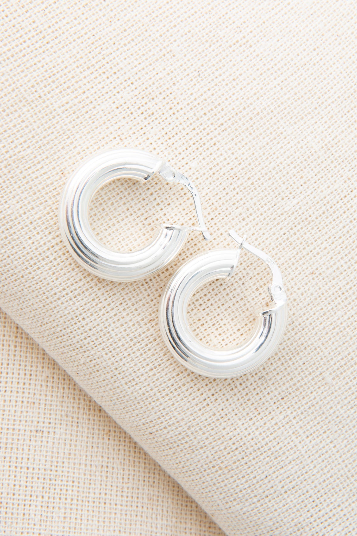 Wholesale Women's 925 Sterling Silver Hoop Earrings