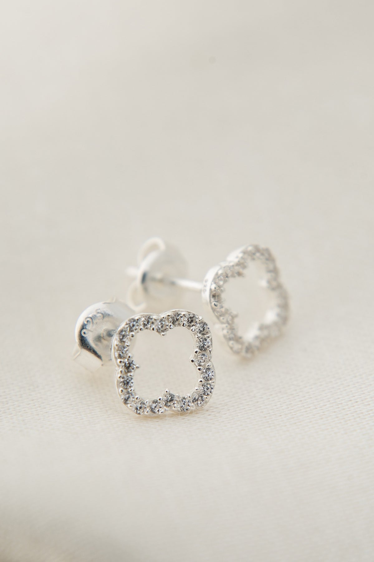 Wholesale Women's Flower Design 925 Sterling Silver Earrings