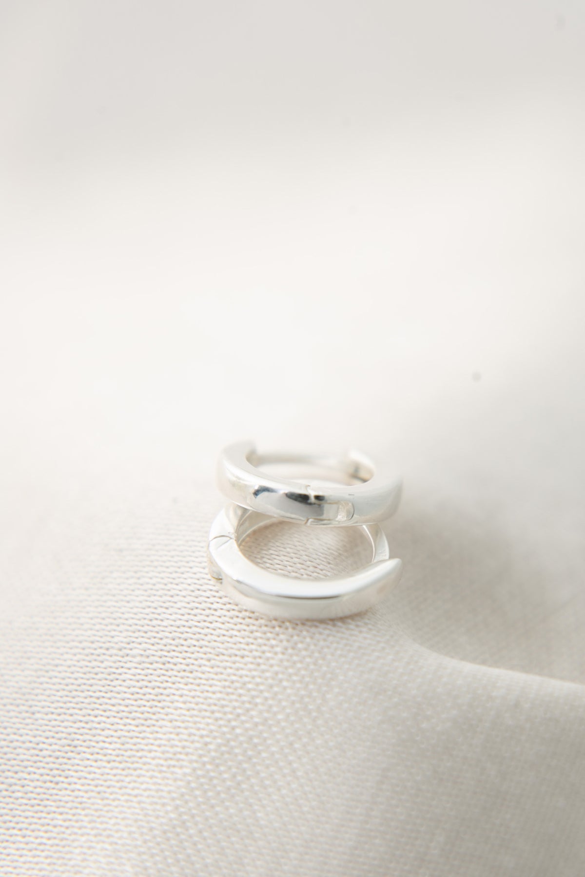 wholesale Women's Classic Hoop Earrings in 925 Sterling Silver