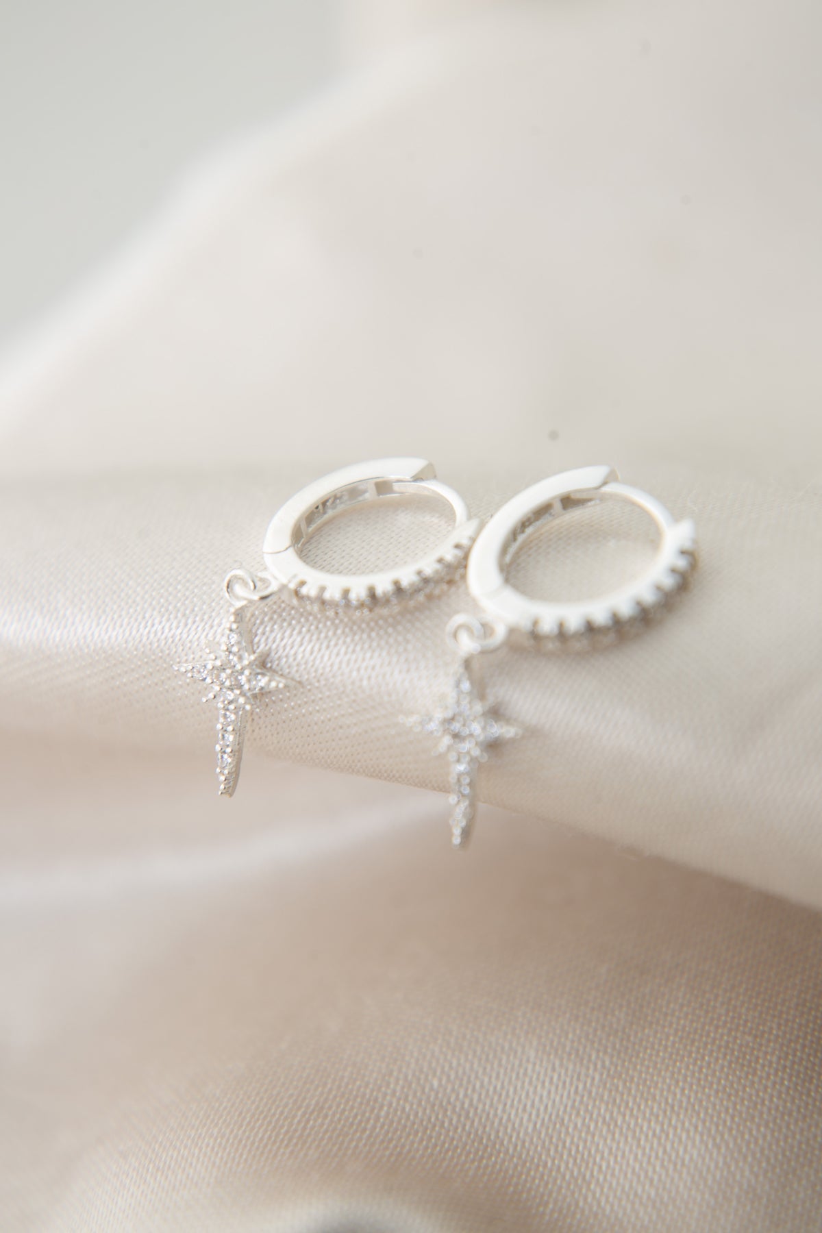 Vente en gros Boucles d'oreilles en argent sterling 925 modèle North Star pour femmes