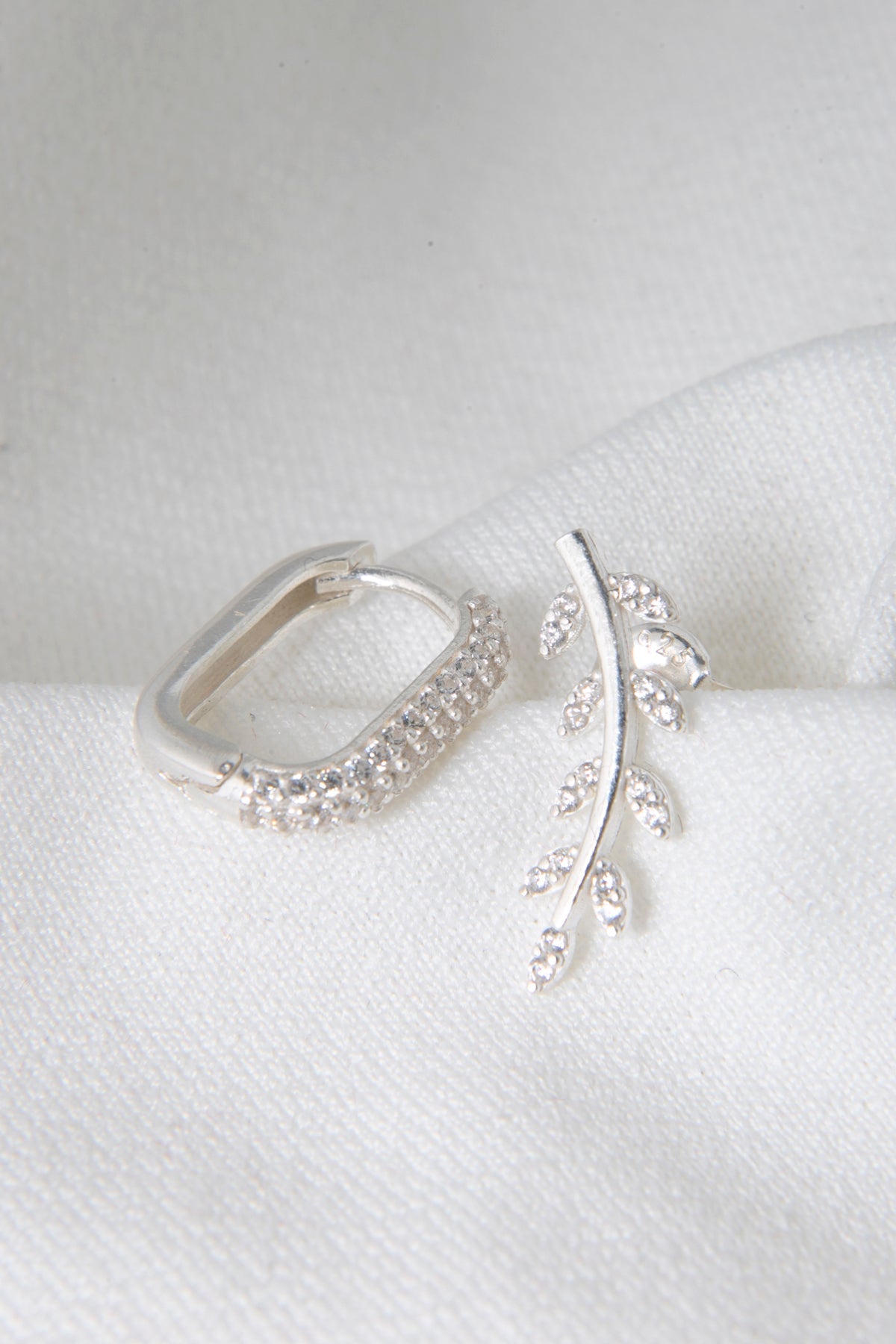 Wholesale Women's 925 Sterling Silver Earrings Set with Leaf and Rectangle Design