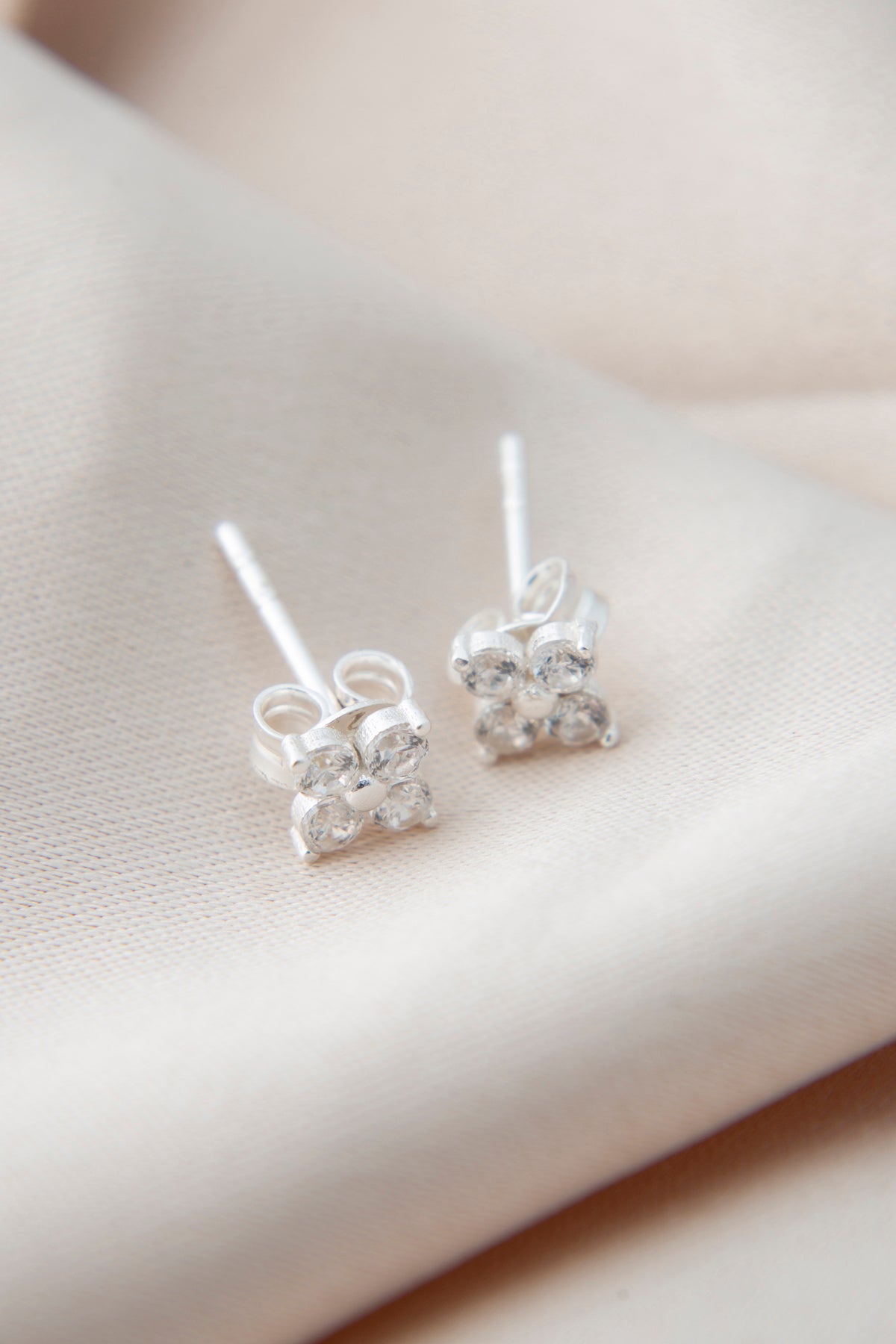 Wholesale Minimalist 925 Sterling Silver Earrings for Women