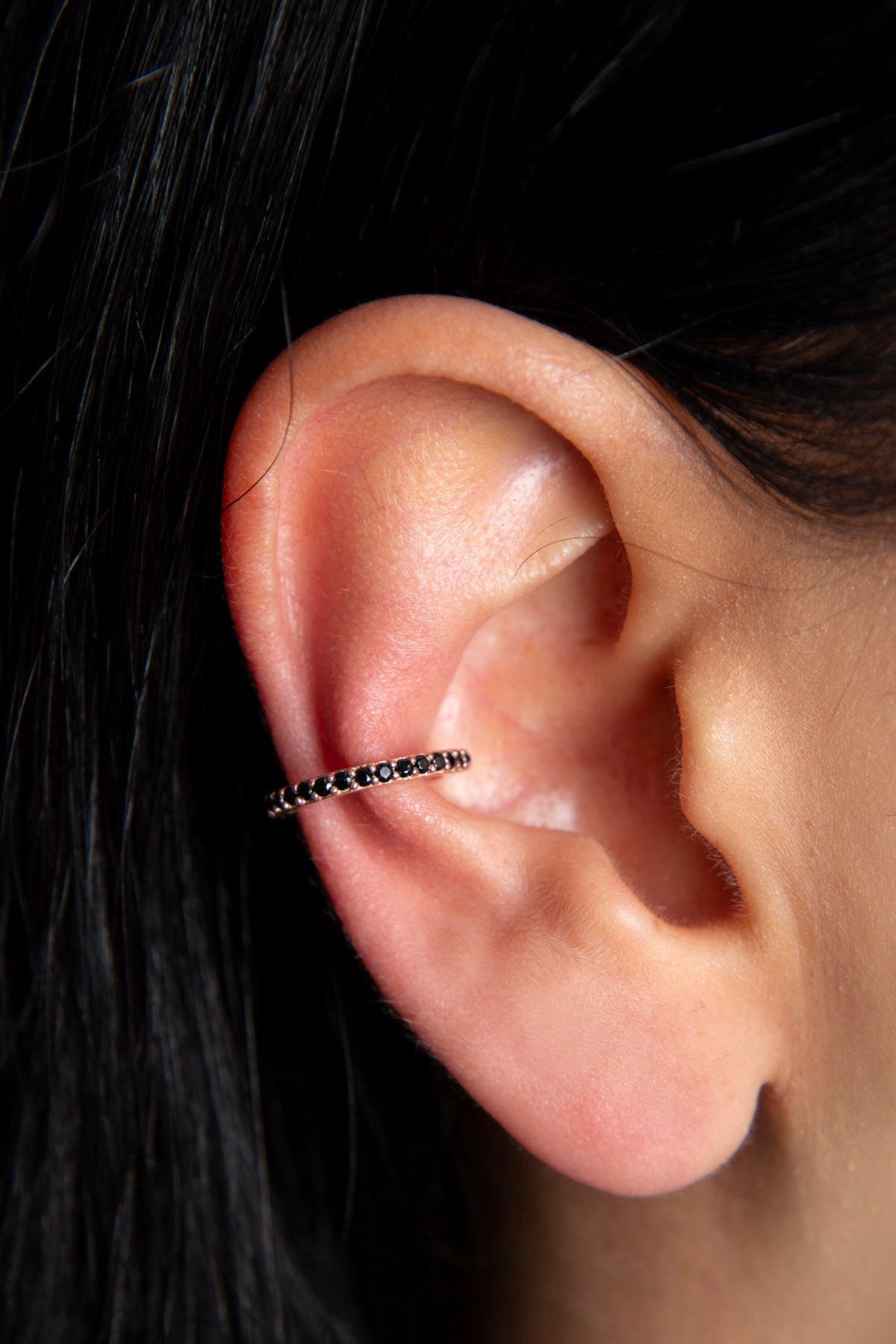 Wholesale Women's 925 Sterling Silver Cartilage Earring with Black Stone Detail