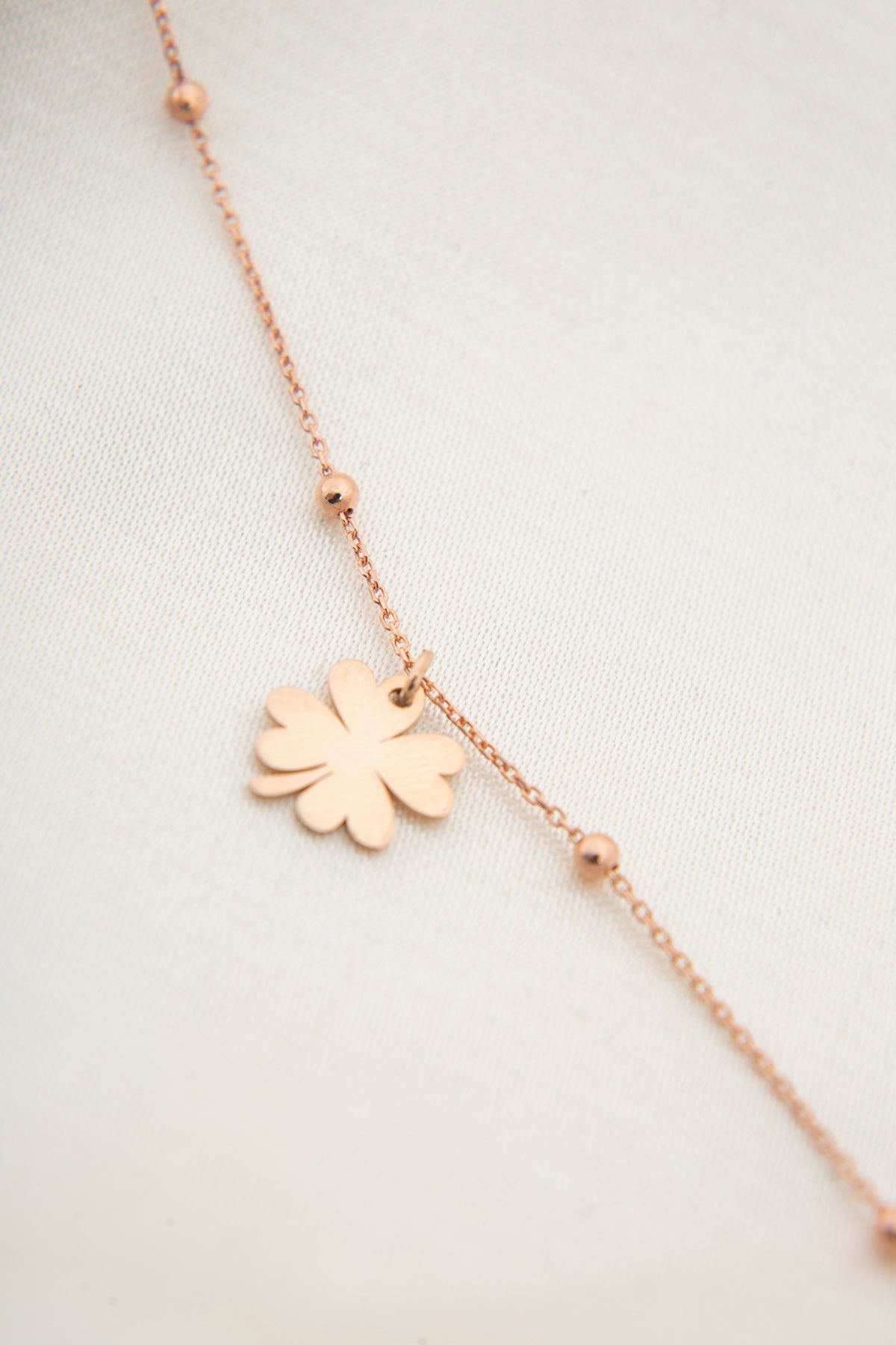 Modèle de trèfle pour femmes en gros avec détail de chaîne à billes bracelet de cheville en argent sterling 925 