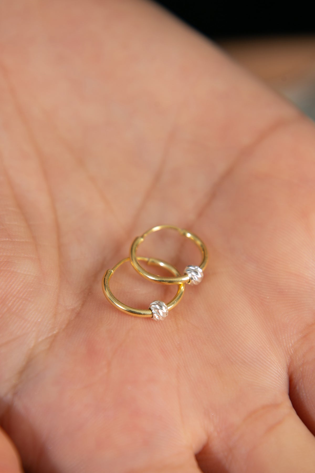 wholesale Women's Doric Detail Hoop Earrings in 925 Sterling Silver