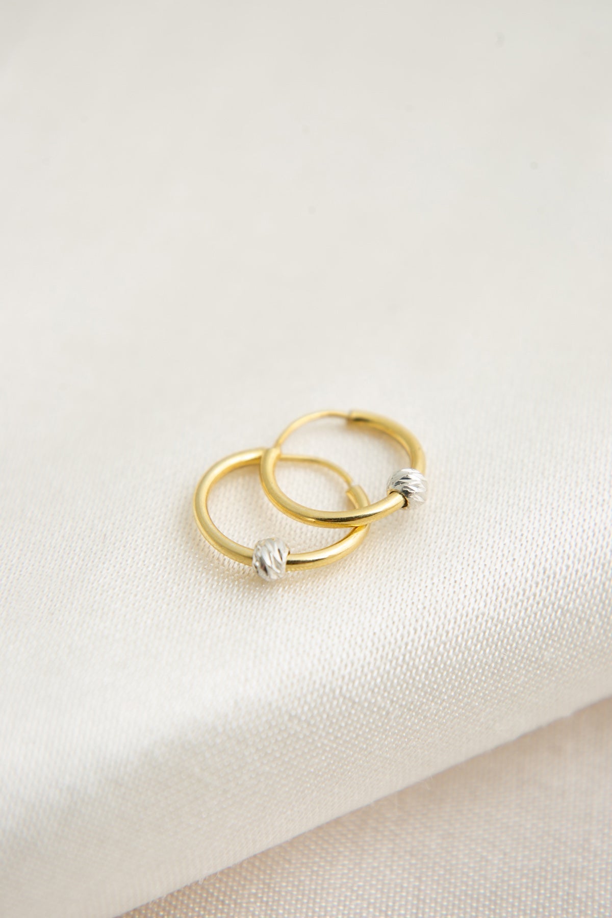 wholesale Women's Doric Detail Hoop Earrings in 925 Sterling Silver