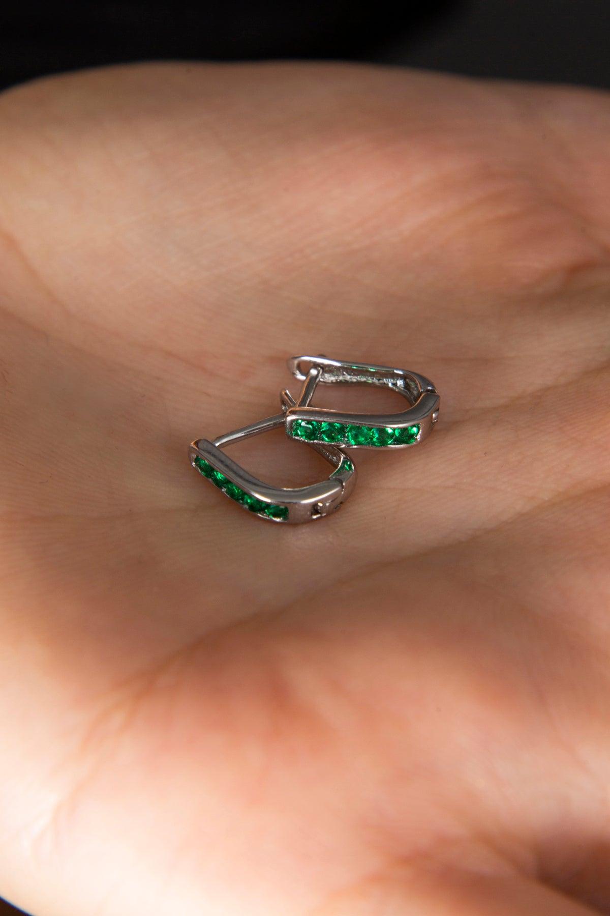 Wholesale Women's 925 Sterling Silver Earrings with Green Stones