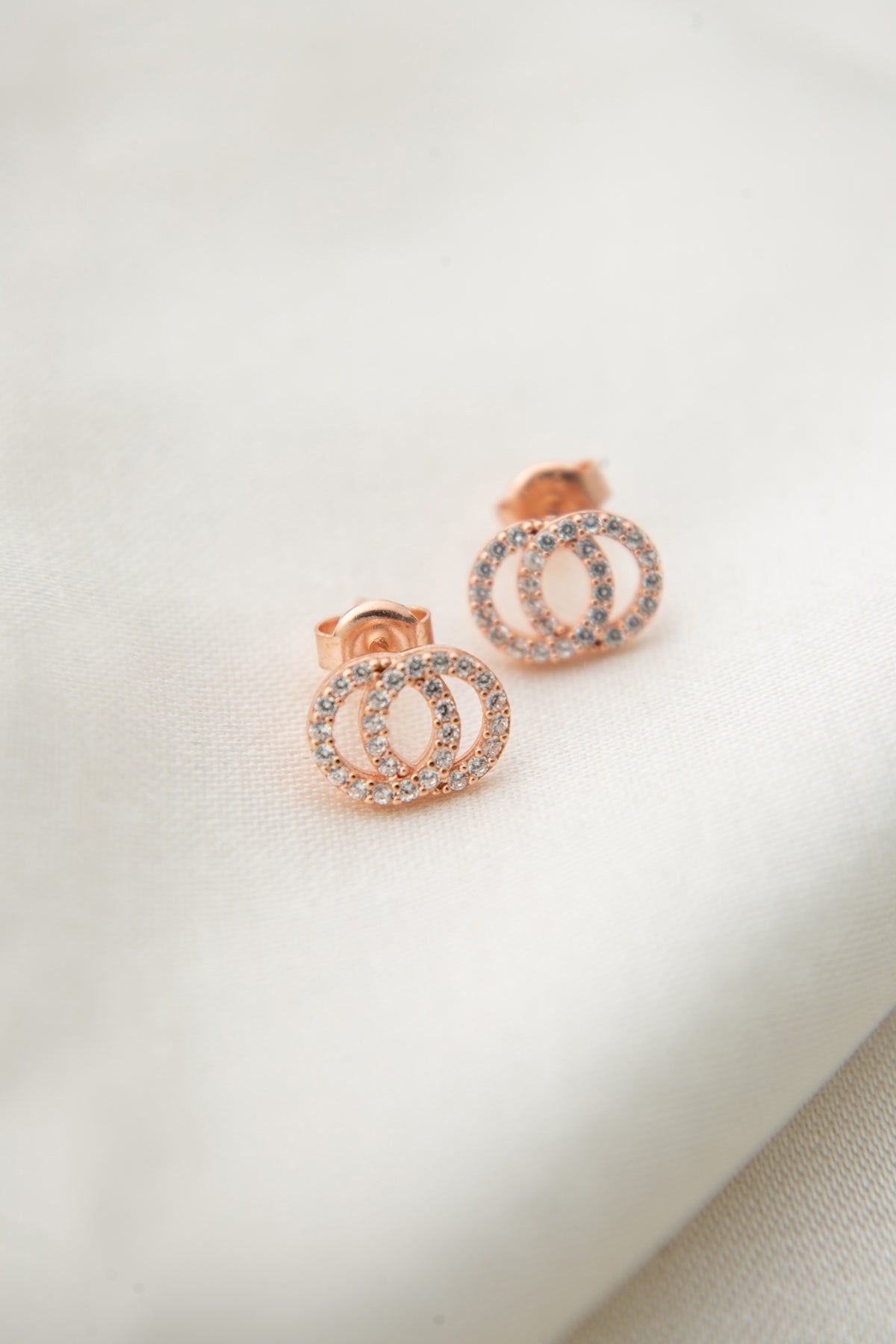 Wholesale Women's 925 Sterling Silver Earrings with Stone Detail Interlocking Hoop Design and Rose Coating