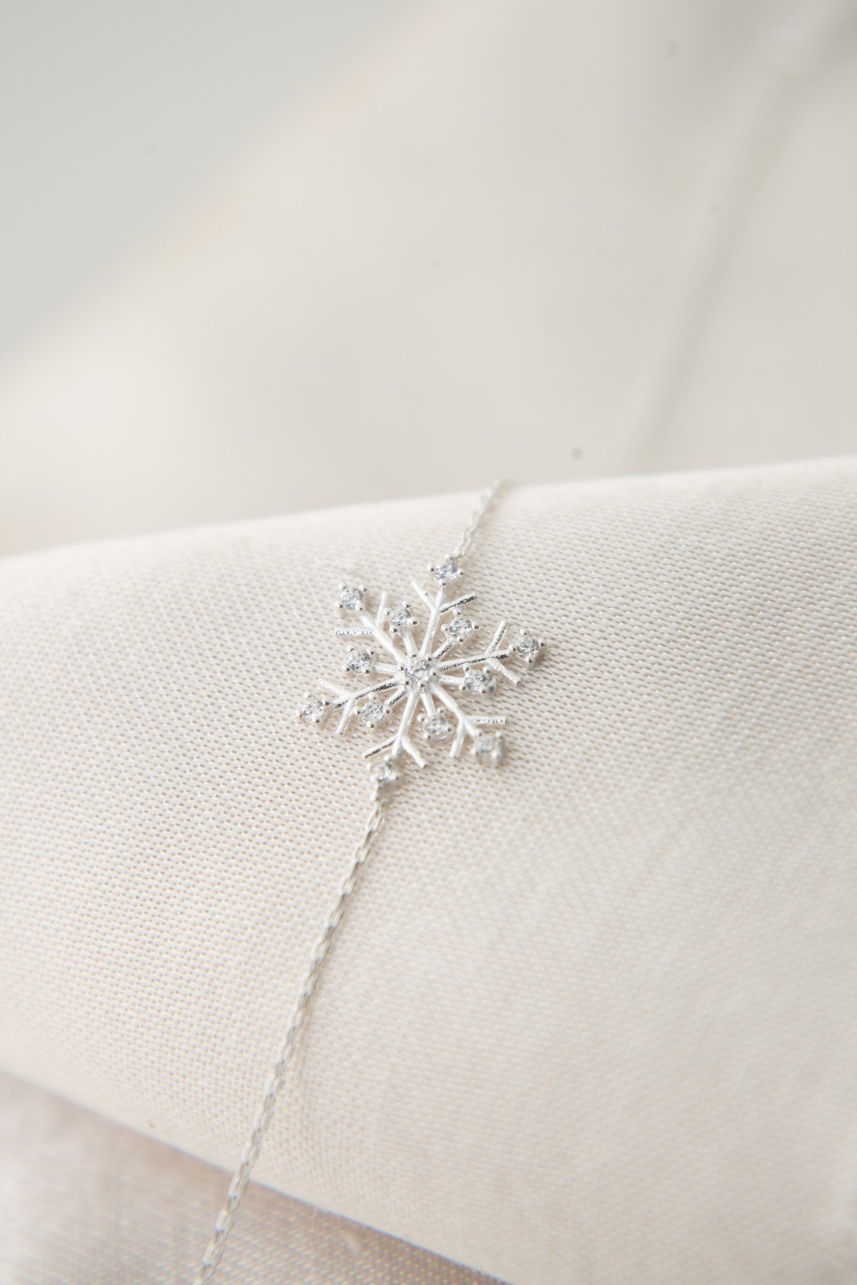 Wholesale Women's 925 Sterling Silver Snowflake Bracelet