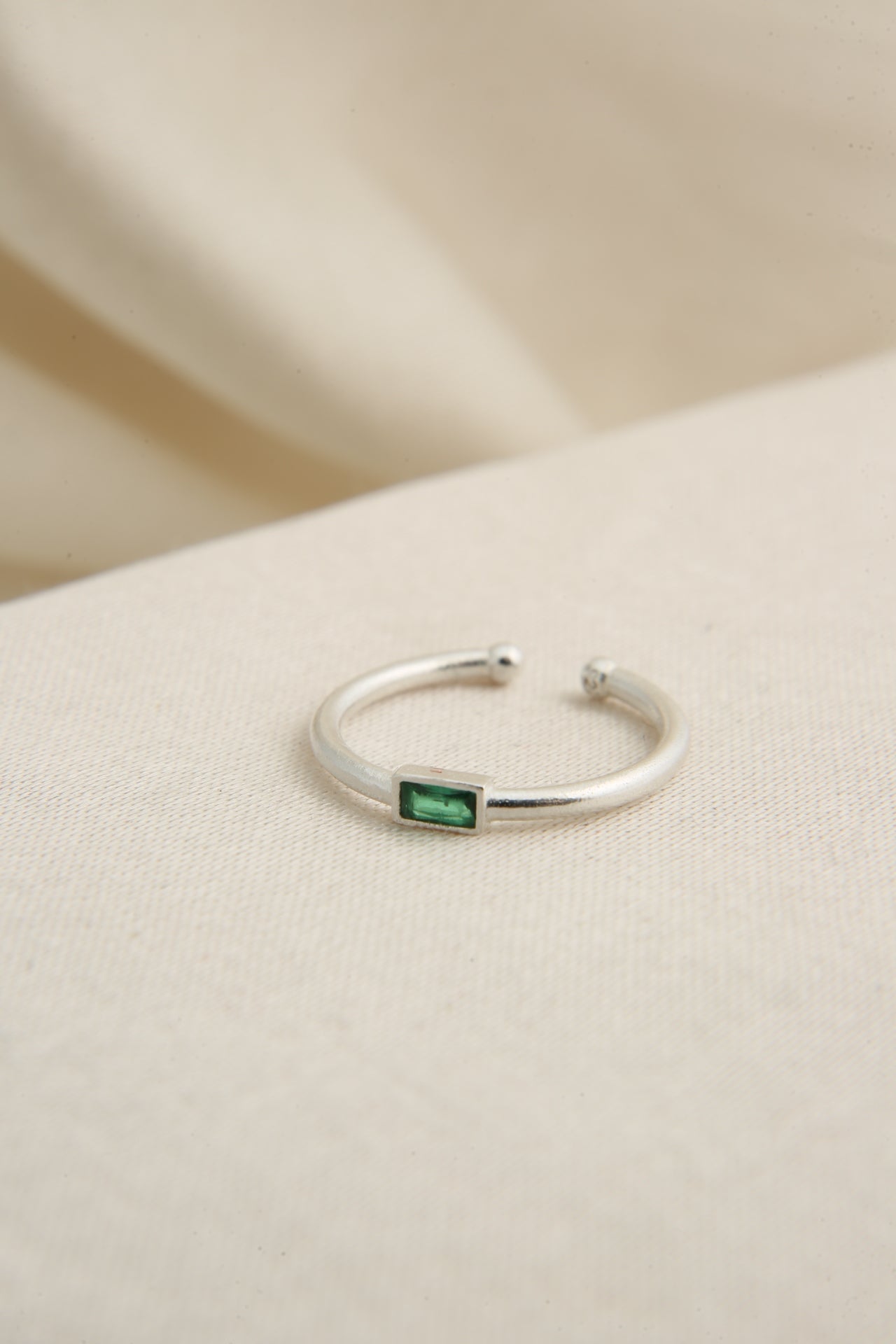 Wholesale Women's Elegant Stone Ring in 925 Sterling Silver