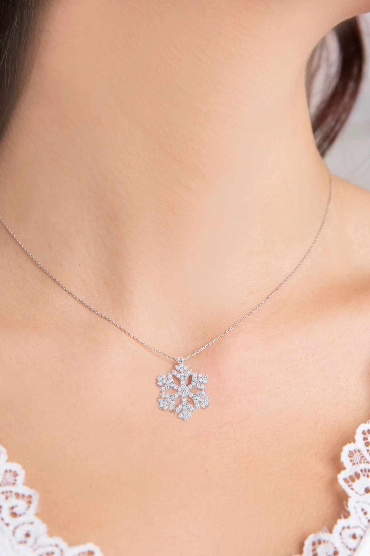 Wholesale Women's 925 Sterling Silver Snowflake Necklace