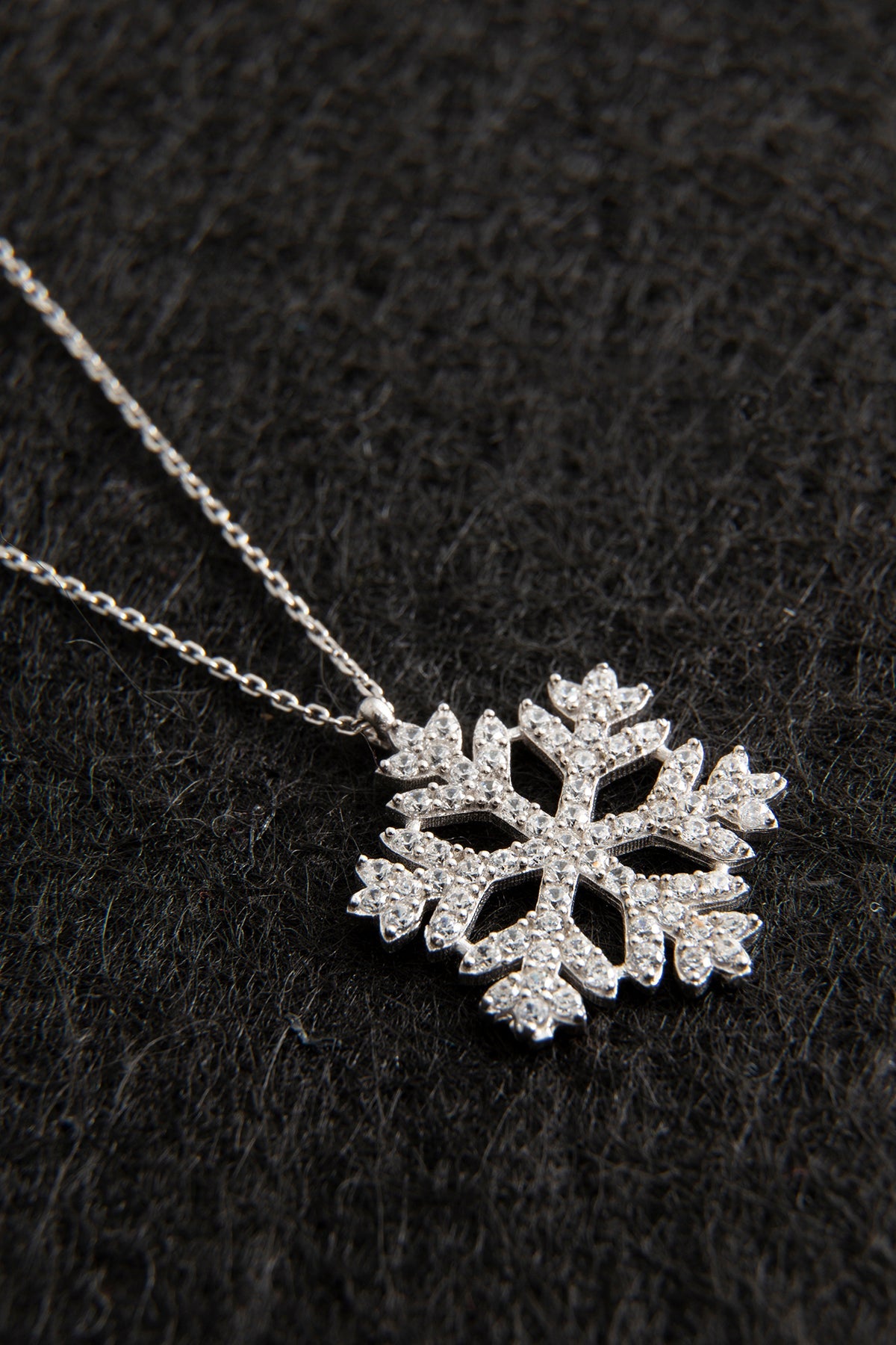 Wholesale Women's 925 Sterling Silver Snowflake Necklace